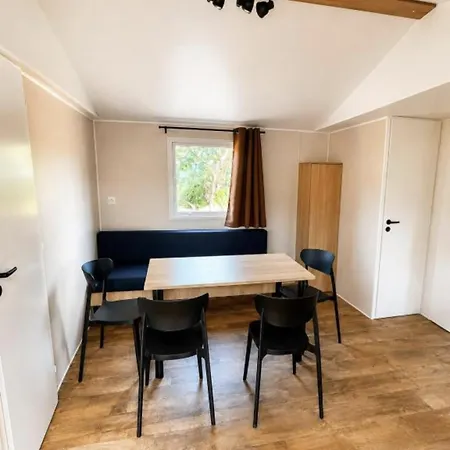 Mobilhome Des Chenes مكان تخييم